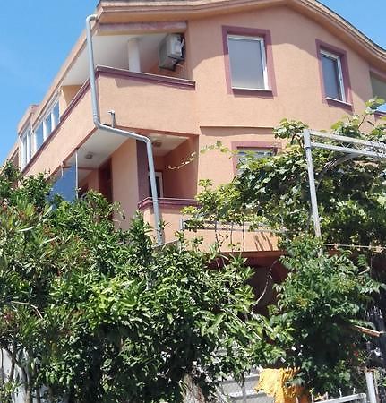 Apartments Vila Fata أولتْسي المظهر الخارجي الصورة