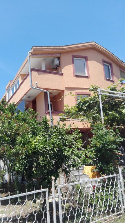 Apartments Vila Fata أولتْسي المظهر الخارجي الصورة